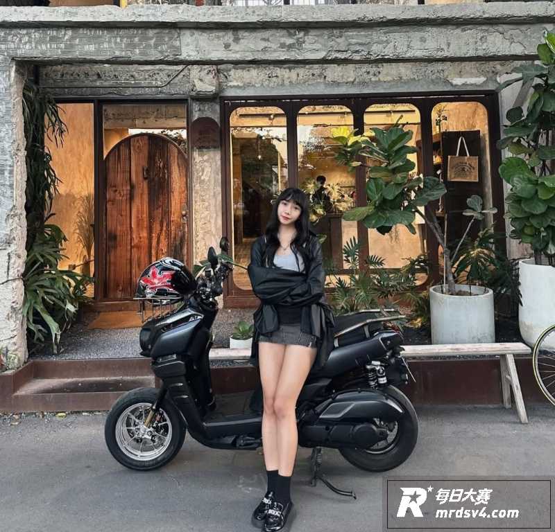 摩托车改装店老板娘 相关图片3